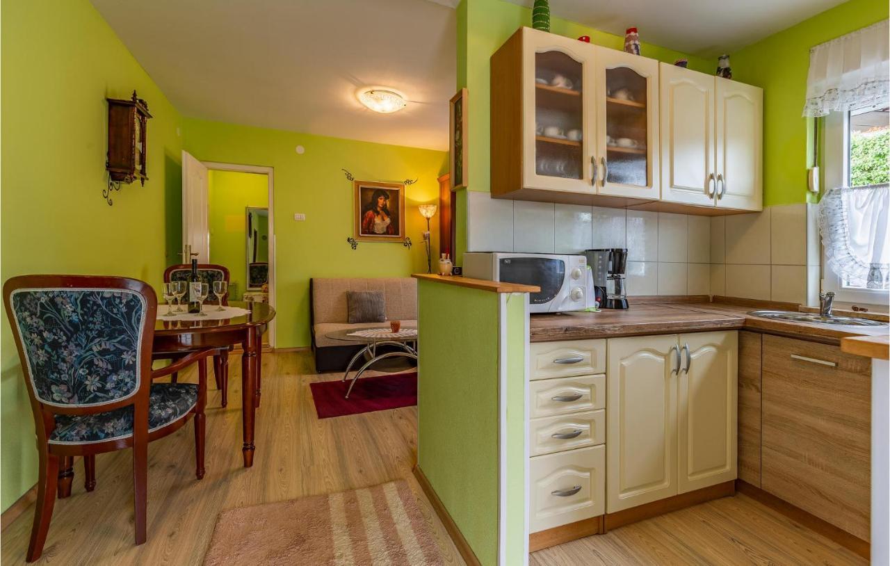 Nice Apartment In Premantura With Wifi 外观 照片