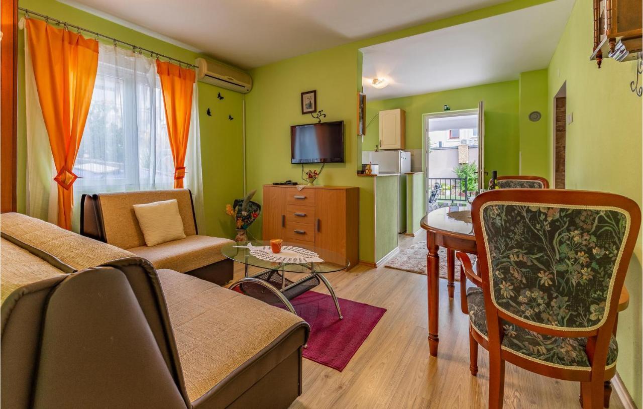 Nice Apartment In Premantura With Wifi 外观 照片