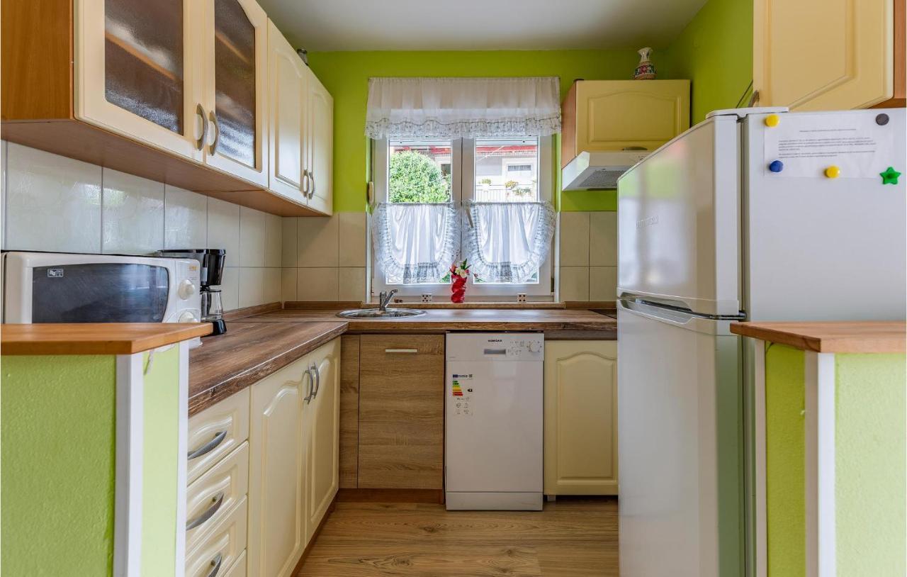 Nice Apartment In Premantura With Wifi 外观 照片