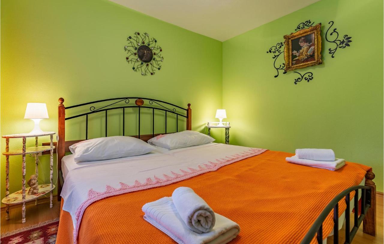 Nice Apartment In Premantura With Wifi 外观 照片